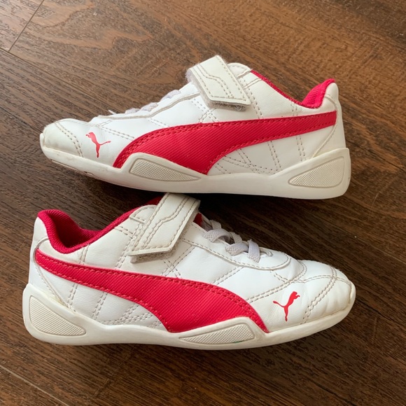 white pink pumas